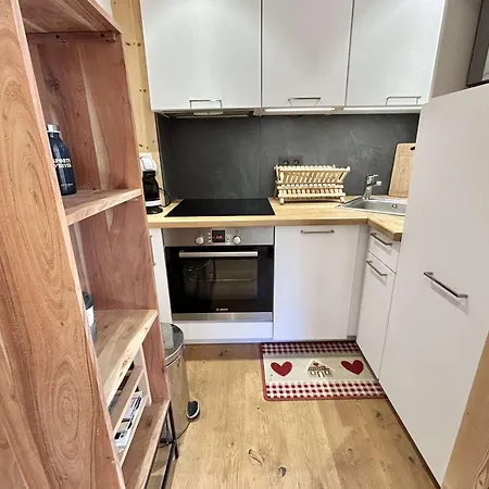 2 Pieces Avec Cabine, Terrasse Sud, Proche Telecabine Jaillet, Parking, Wi-fi * Megève