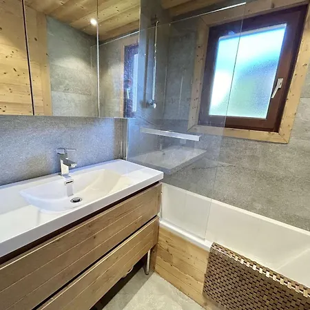2 Pieces Avec Cabine, Terrasse Sud, Proche Telecabine Jaillet, Parking, Wi-fi Apartment
